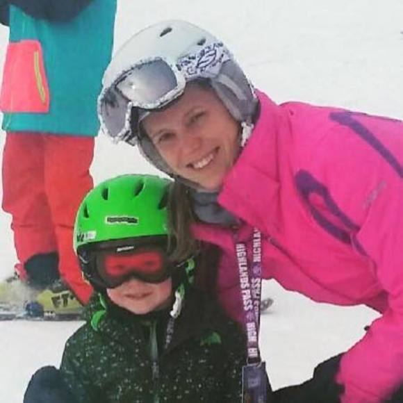 Meet your Posher, Nikole - Picture 1 of 1